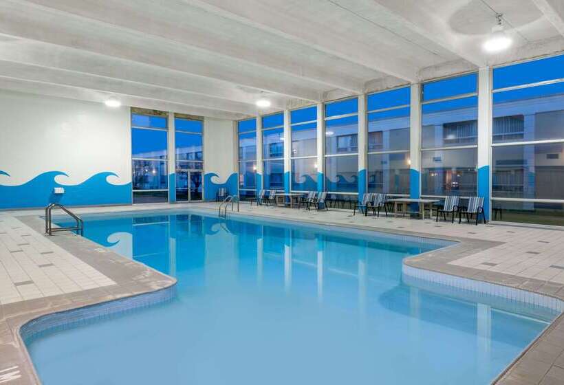 هتل Ramada By Wyndham London