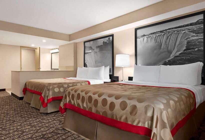 هتل Ramada By Wyndham, Niagara Falls Near Fallsview District