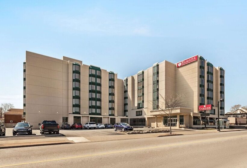 هتل Ramada By Wyndham Niagara Falls Near The Falls