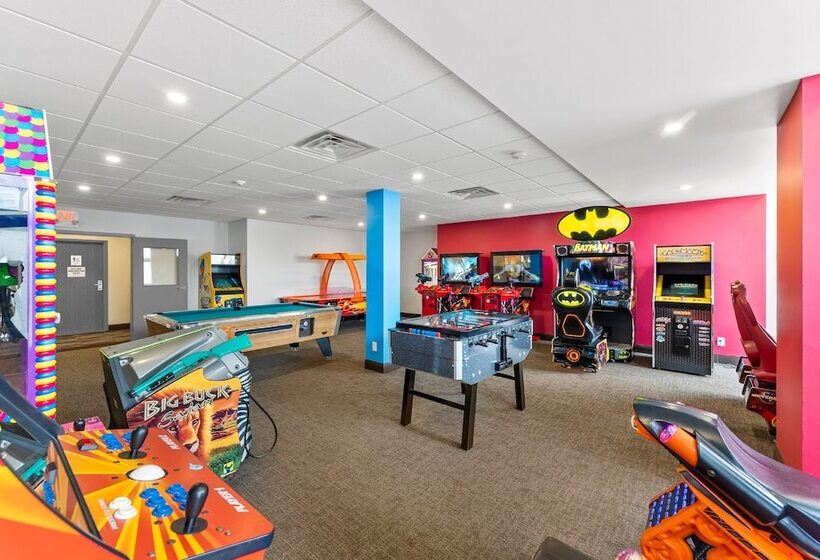 هتل Ramada By Wyndham Niagara Falls Near The Falls