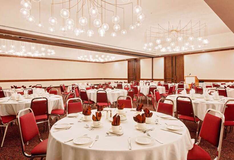 בית מלון כפרי Ramada By Wyndham Pinewood Park Resort North Bay