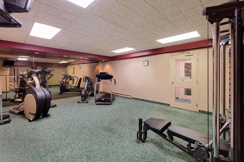 בית מלון כפרי Ramada By Wyndham Pinewood Park Resort North Bay