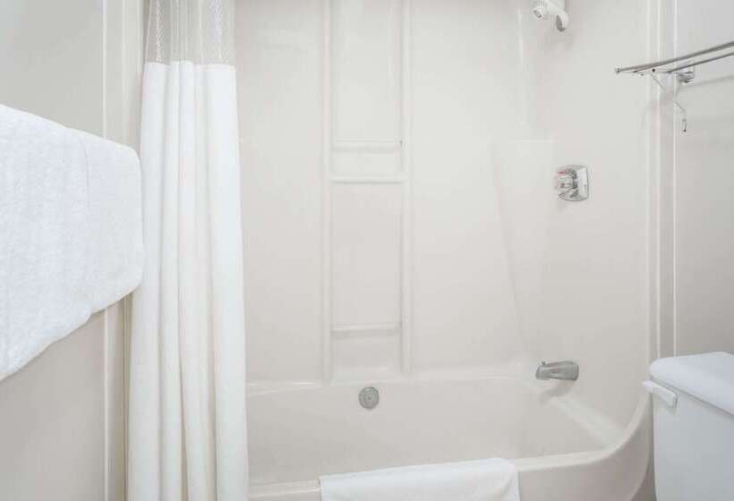 هتل Ramada By Wyndham