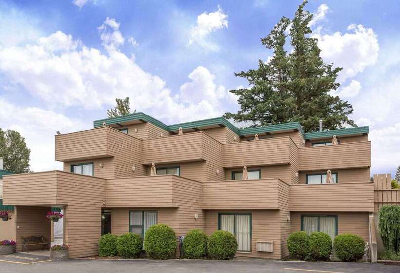 هتل Ramada By Wyndham