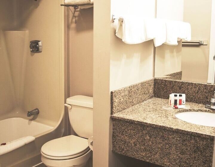 هتل Ramada By Wyndham