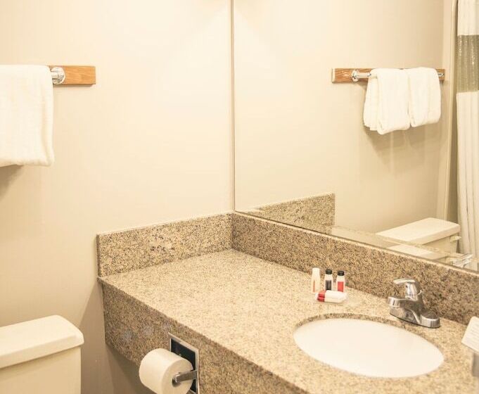 هتل Ramada By Wyndham