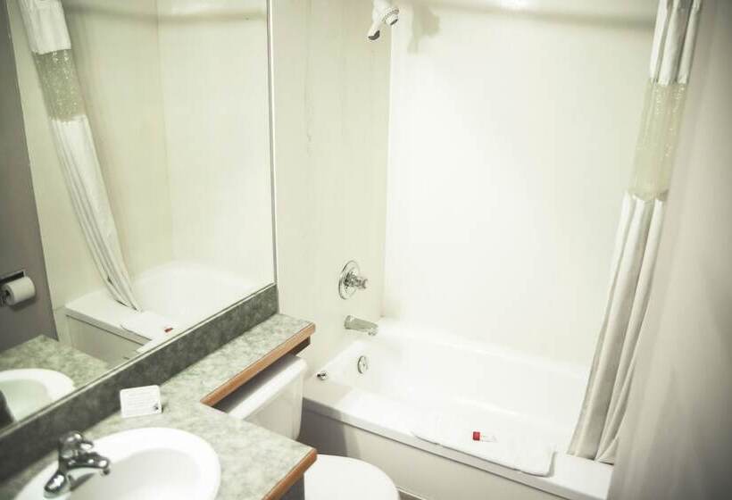 هتل Ramada By Wyndham