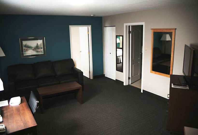 هتل Ramada By Wyndham