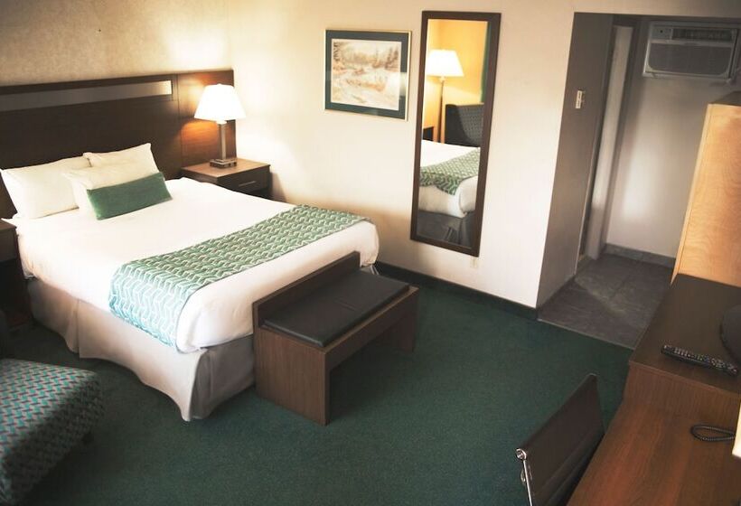 هتل Ramada By Wyndham