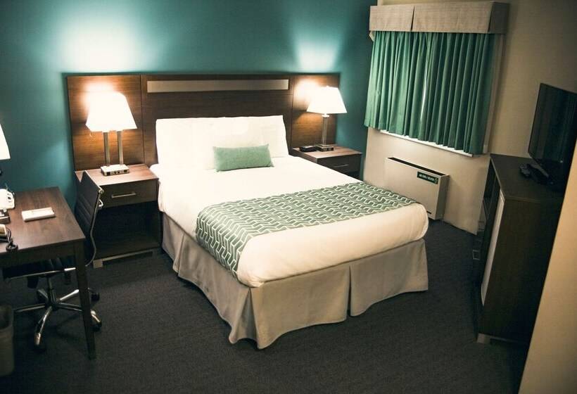 هتل Ramada By Wyndham