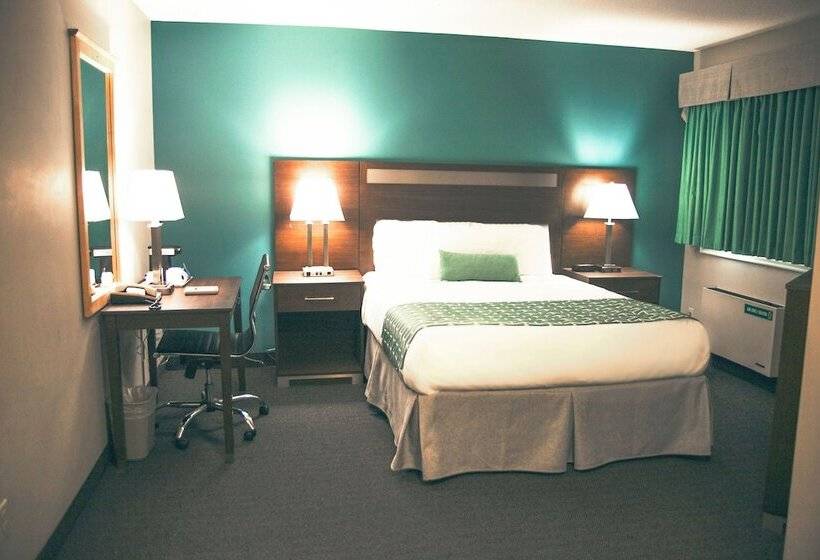 هتل Ramada By Wyndham