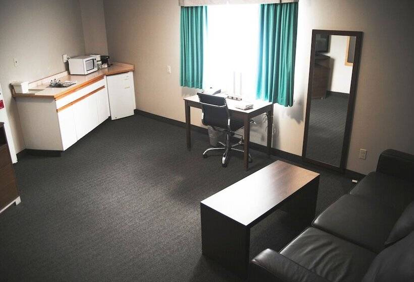 هتل Ramada By Wyndham