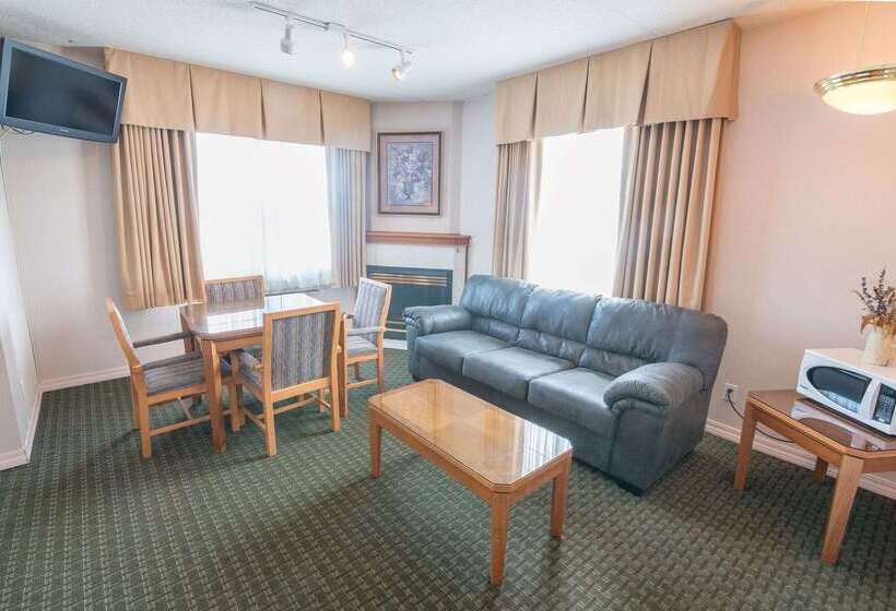 فندق Ramada By Wyndham Thunder Bay Airlane