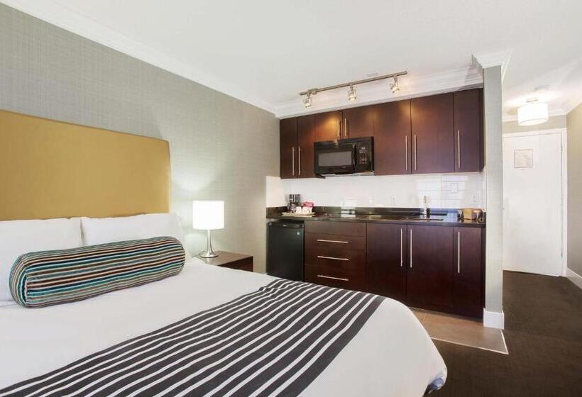 Sandman Hotel Vernon