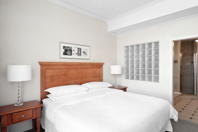 هتل Sheraton Cavalier Saskatoon