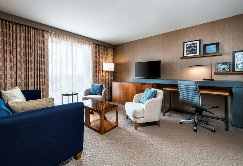 هتل Sheraton Toronto Airport  & Conference Centre