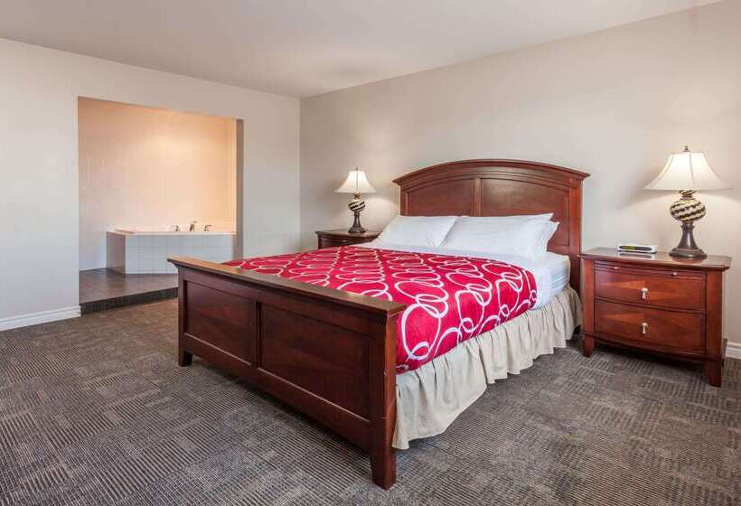 בית מלון כפרי Super 8 By Wyndham Kirkland Lake