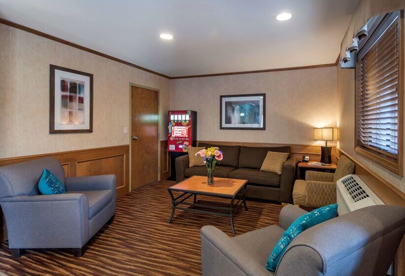 Surestay Plus Hotel By Best Western Salmon Arm