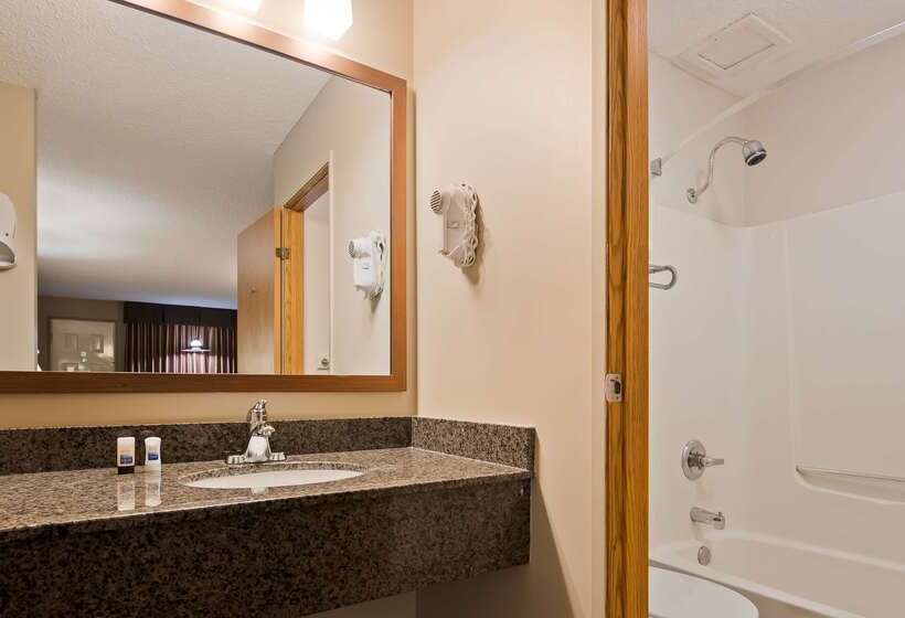 Hotel Surestay Plus  By Best Western Salmon Arm