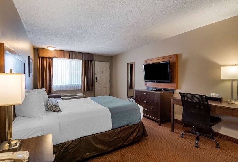 هتل Surestay Plus  By Best Western Salmon Arm