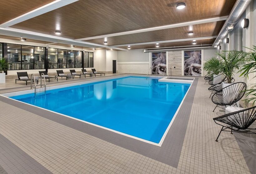 The Insignia Hotel, Sarnia, A Tribute Portfolio
