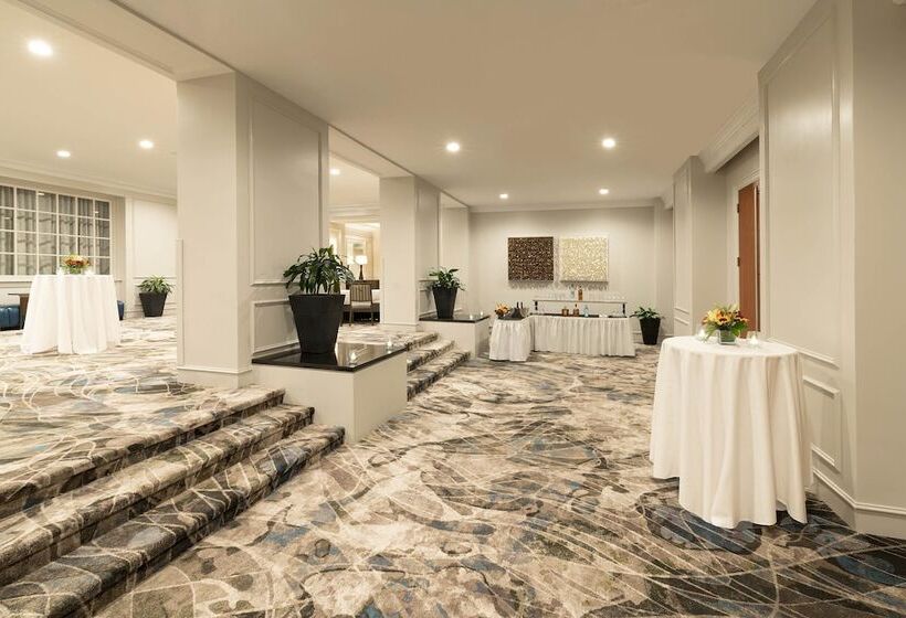 هتل The Westin Nova Scotian