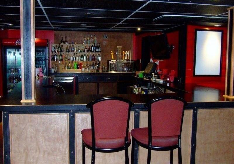 בית מלון כפרי The Yukon Inn