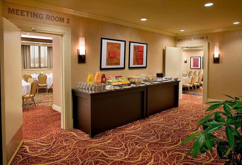 هتل Toronto Airport Marriott
