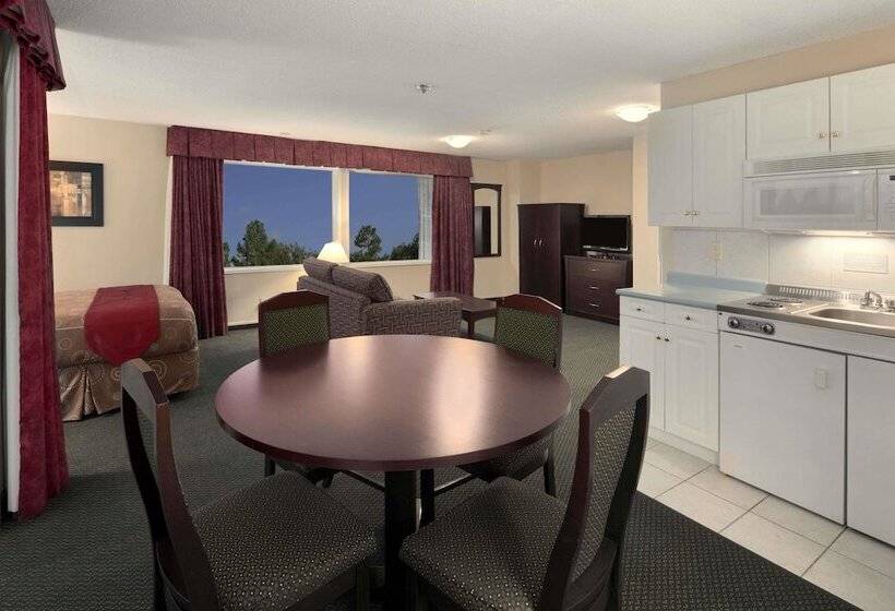 فندق Travelodge By Wyndham Nanaimo