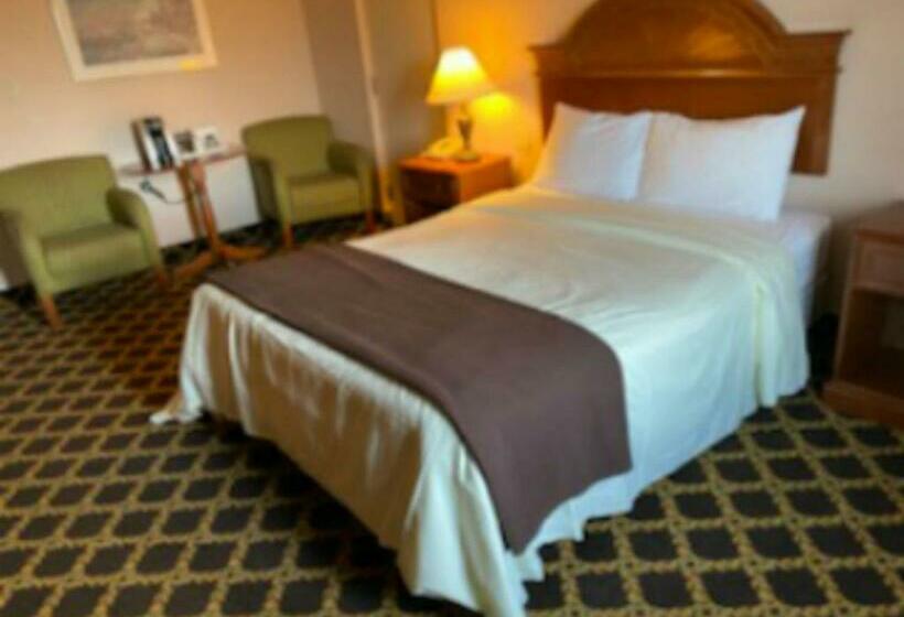 בית מלון כפרי Travelodge By Wyndham Niagara Falls Lundys Lane