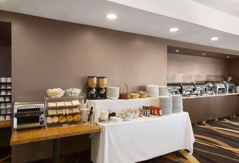 هتل Travelodge By Wyndham Niagara Falls Fallsview