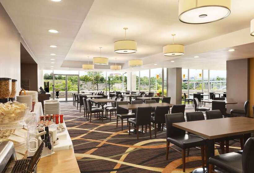 هتل Travelodge By Wyndham Niagara Falls Fallsview