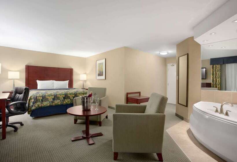 هتل Travelodge By Wyndham Oshawa Whitby
