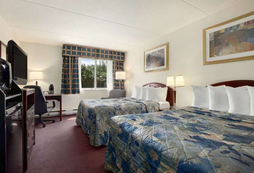 هتل Travelodge By Wyndham Ottawa East