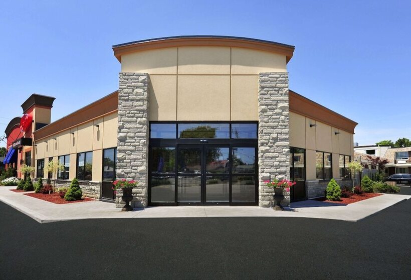 فندق Travelodge By Wyndham Simcoe