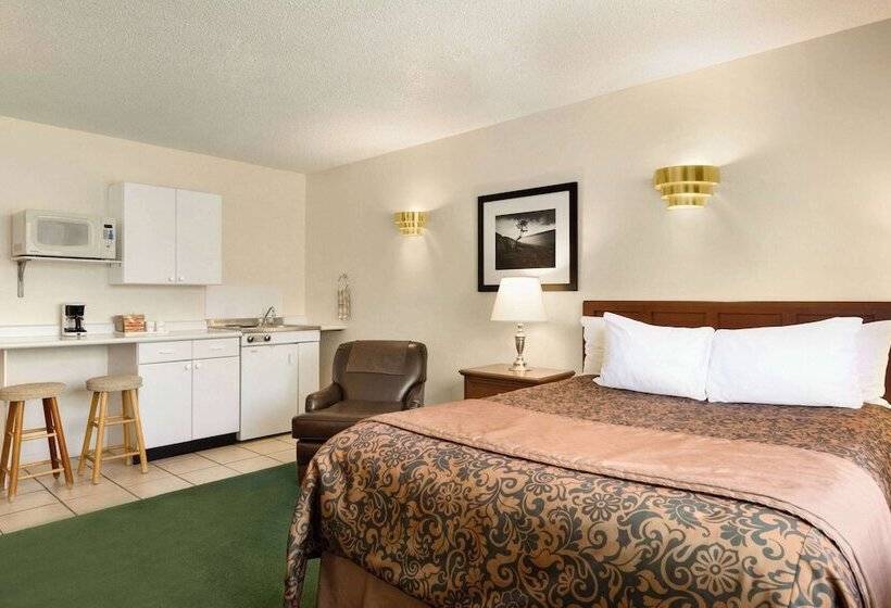 فندق Travelodge By Wyndham Simcoe