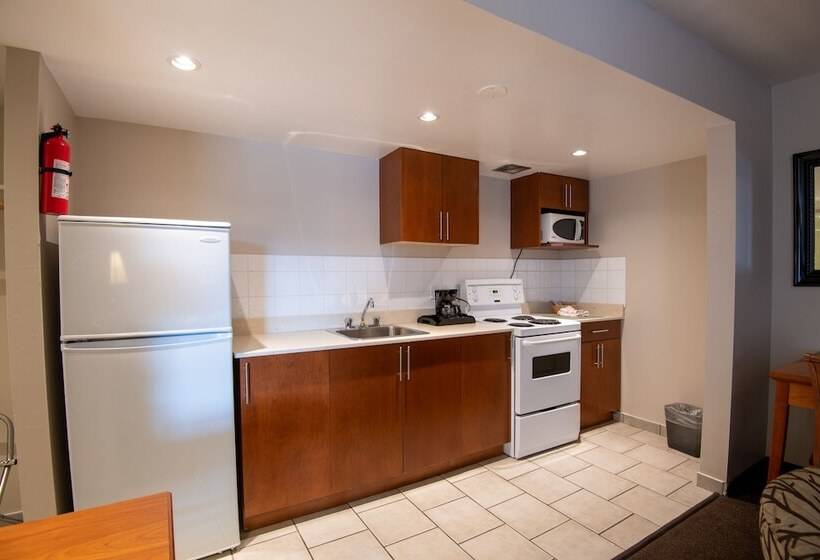 מוטל Canadas Best Value Inn Prince George