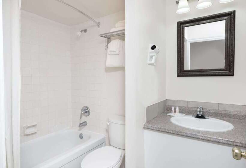 汽车旅馆 Super 8 By Wyndham Cambridge/kitchener/waterloo Area