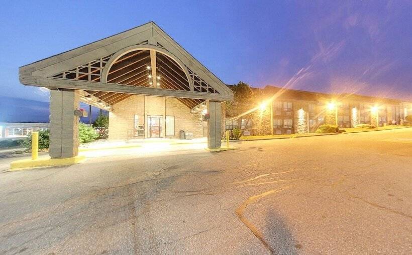 מוטל Super 8 By Wyndham Sudbury On