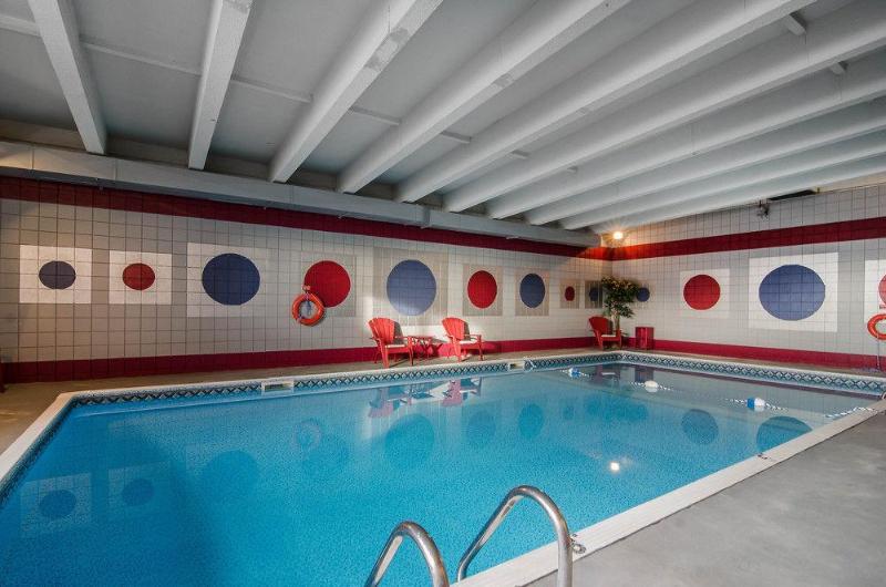 هتل Travelodge By Wyndham Prince Albert