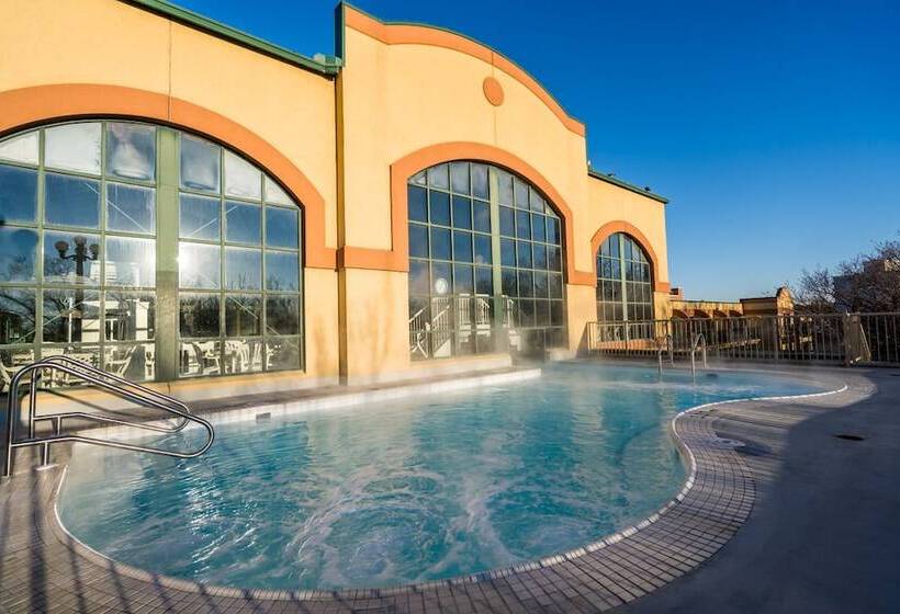 استراحتگاه Temple Gardens Hotel & Spa