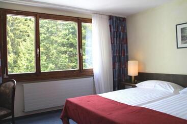 Victoria Hotel & Residence