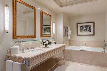 Four Seasons Hotel Des Bergues Geneva