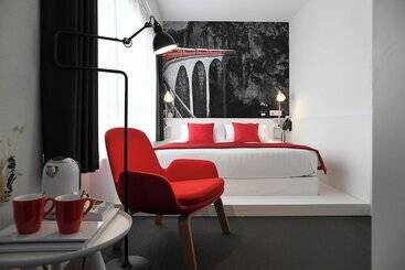هتل Home Swiss