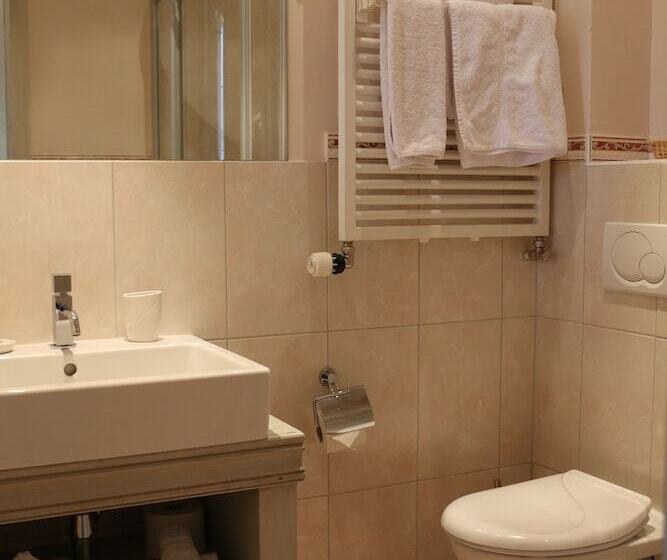 هتل Hostellerie De Genève