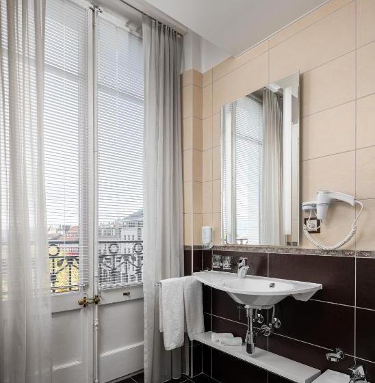 هتل Hôtel Des Alpes