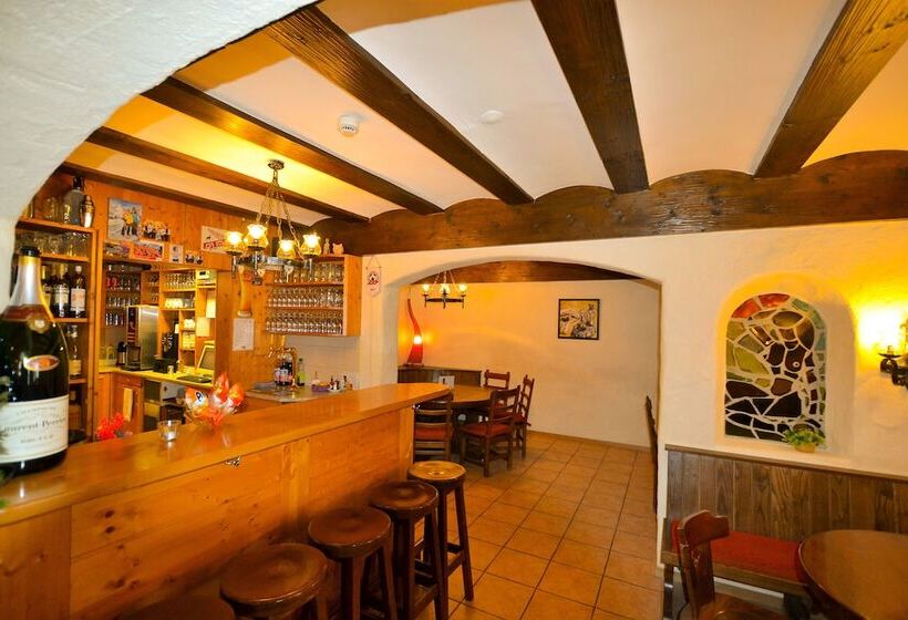 هتل Hôtel Les Sources