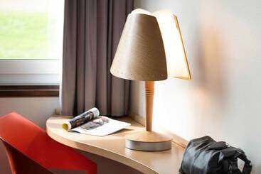هتل Ibis 3 Lacs Neuchatel