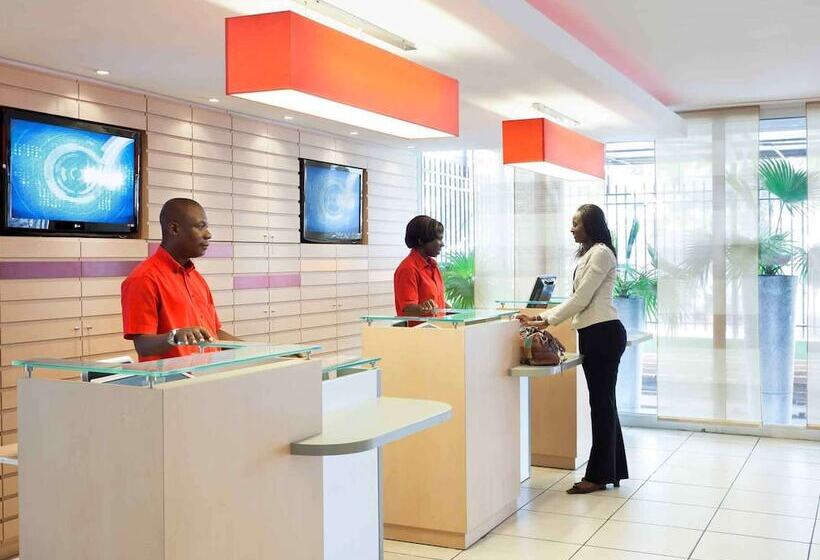 Отель Ibis Styles Abidjan Plateau