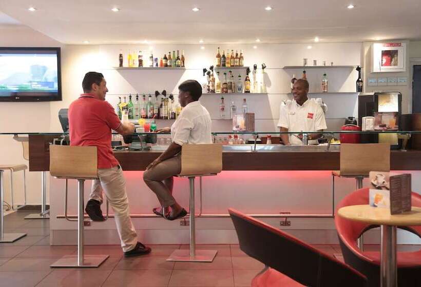 Отель Ibis Styles Abidjan Plateau